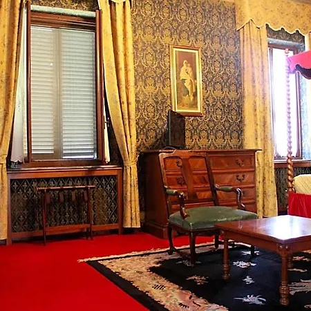 Ottoquadri Bed & Breakfast 4*